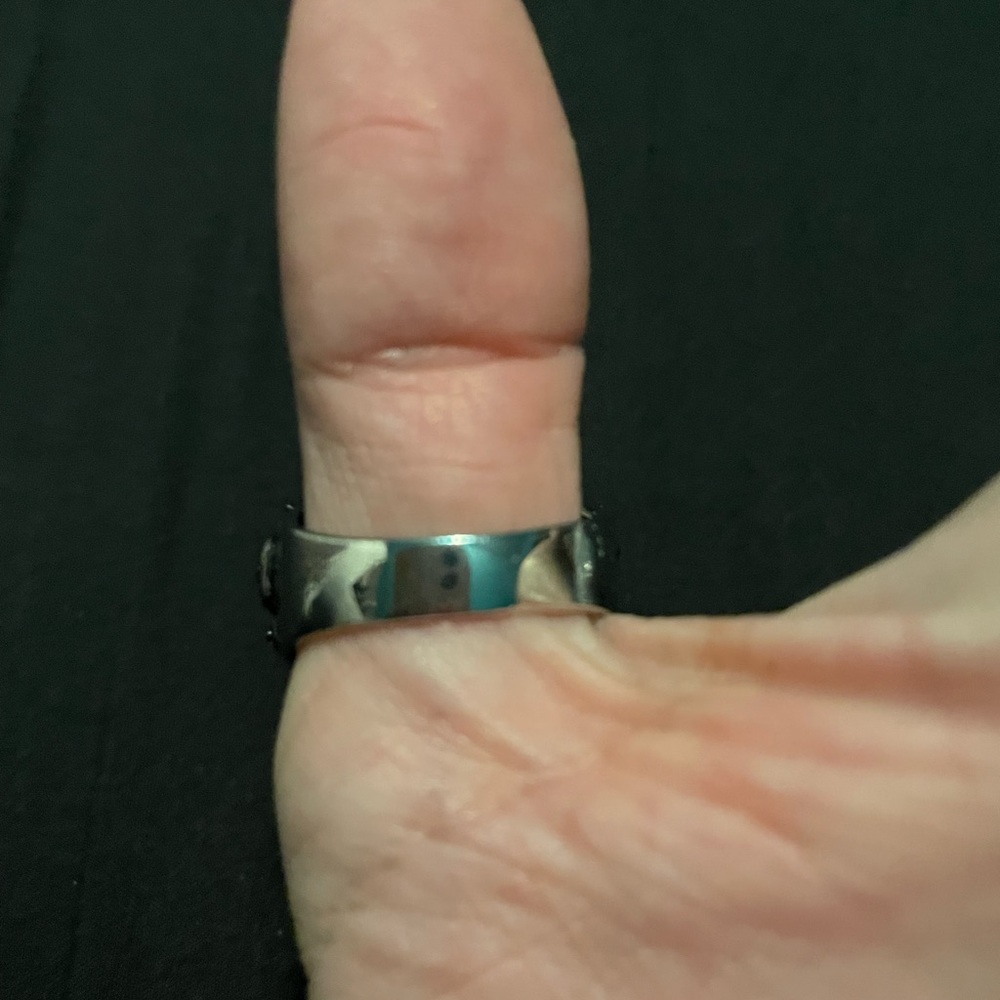 Metal wolf ring. - Picture 5 of 8